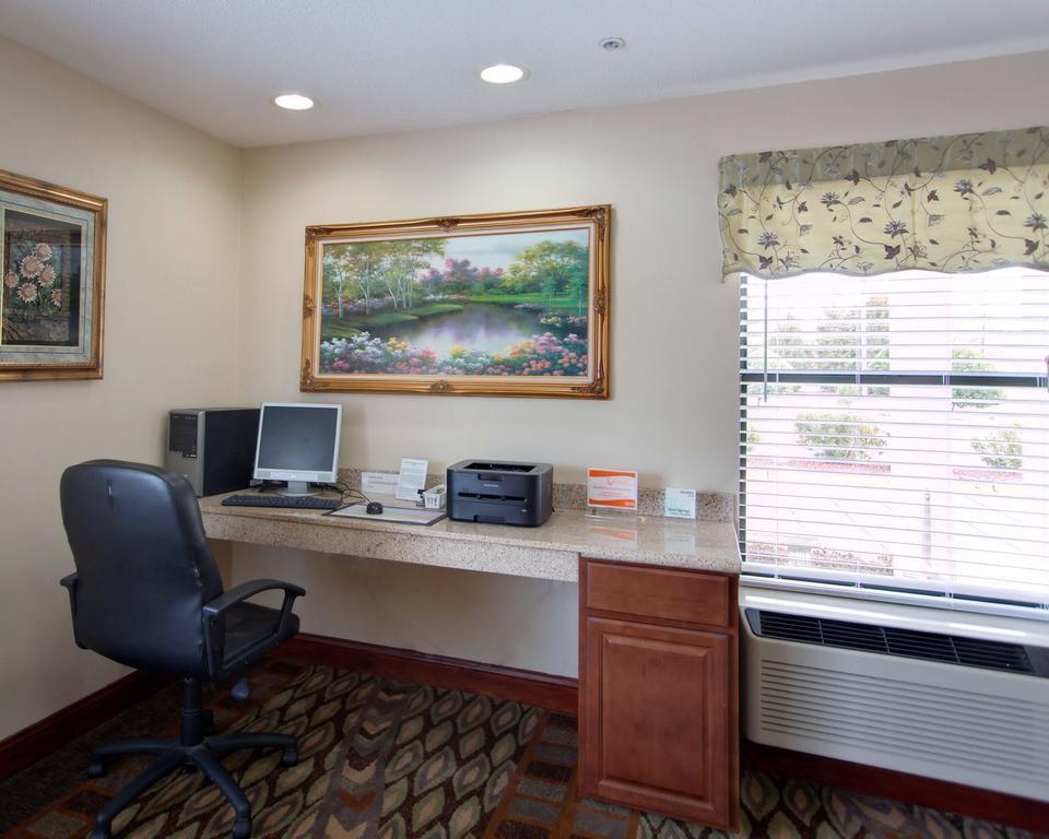 Quality Inn Fuquay Varina East Exterior photo