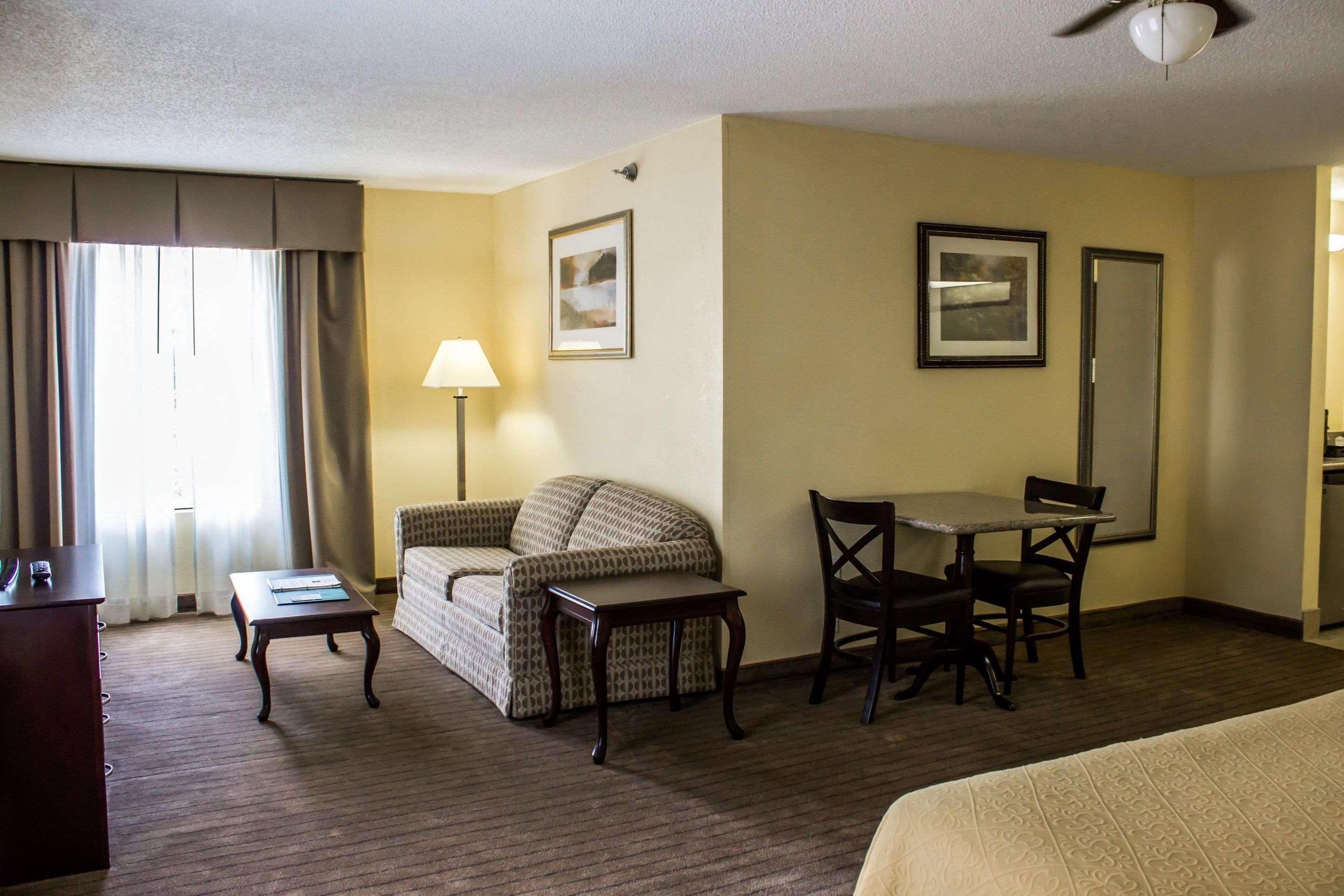 Quality Inn Fuquay Varina East Exterior photo