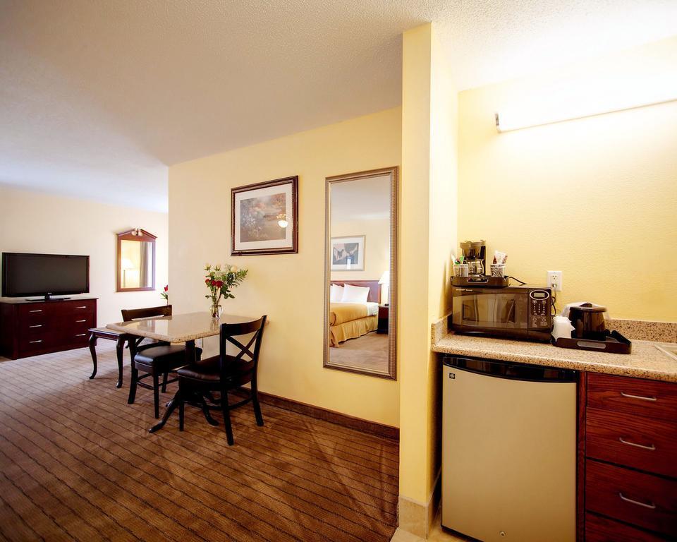 Quality Inn Fuquay Varina East Exterior photo