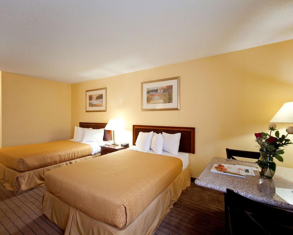 Quality Inn Fuquay Varina East Exterior photo