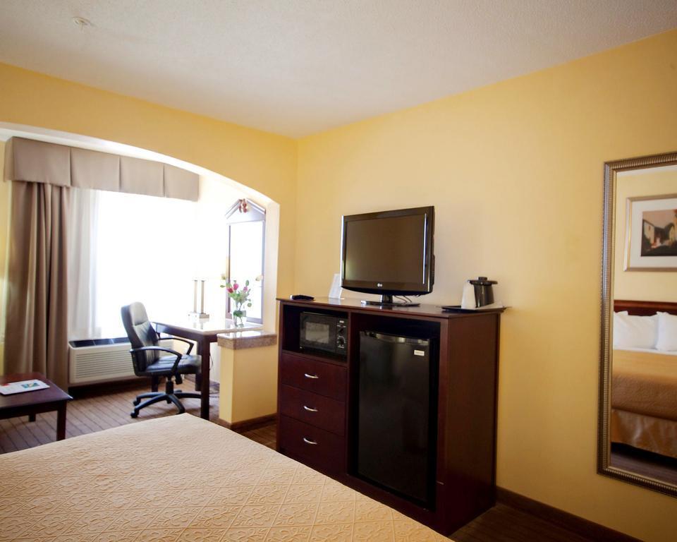 Quality Inn Fuquay Varina East Exterior photo