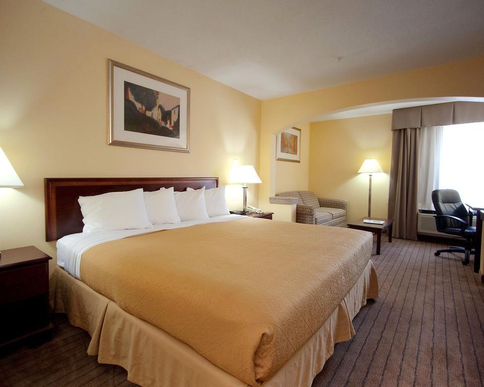 Quality Inn Fuquay Varina East Exterior photo